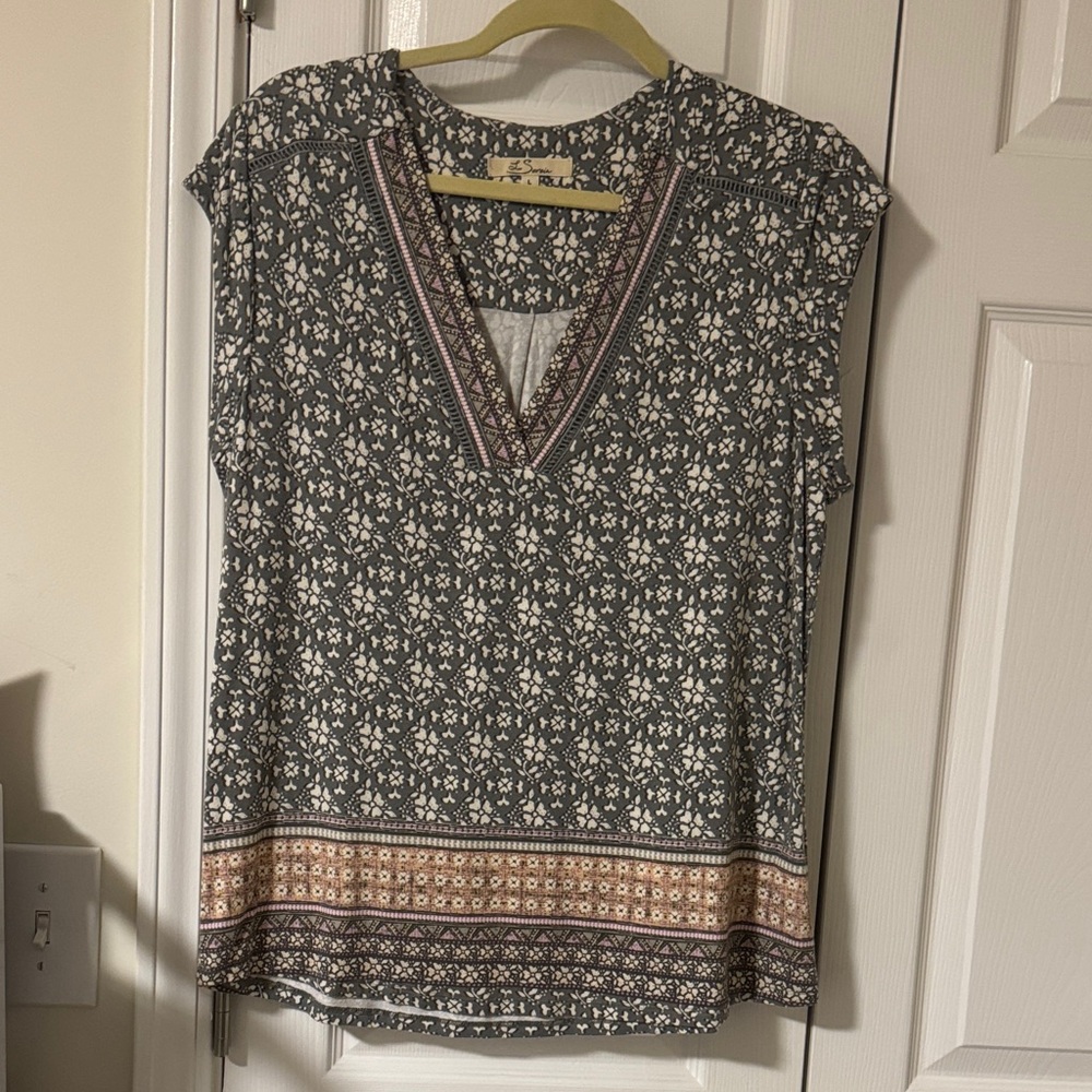 Chic Boho Floral V-Neck Blouse